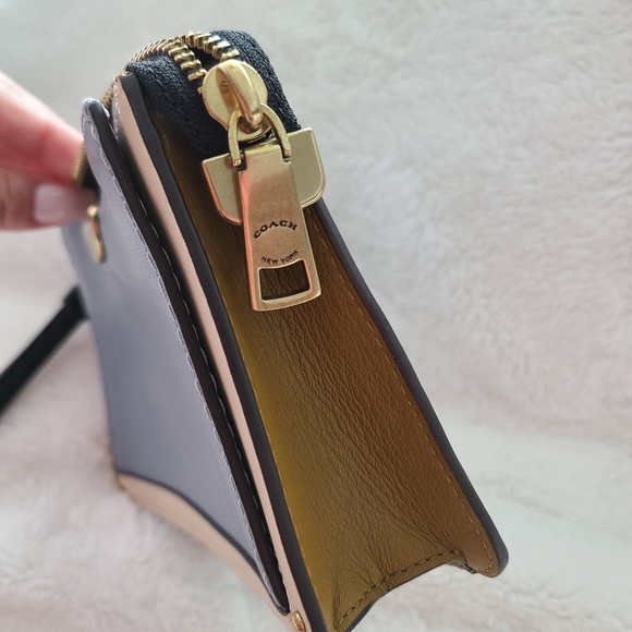 Coach COLORBLOCK DREAMER LEATHER WRISTLET - Picture 8 of 8